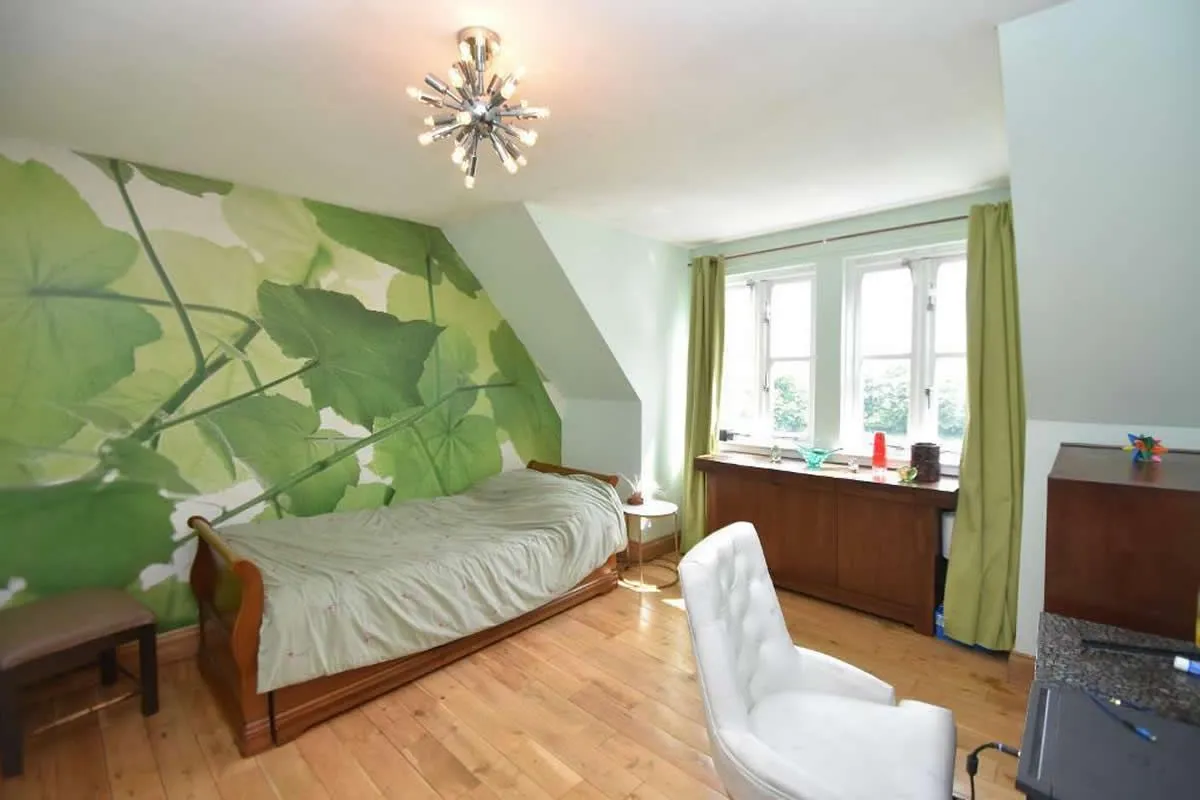 5 Bedroom   House