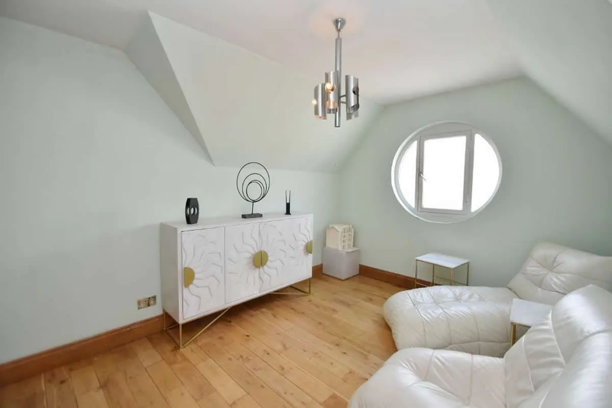 5 Bedroom   House