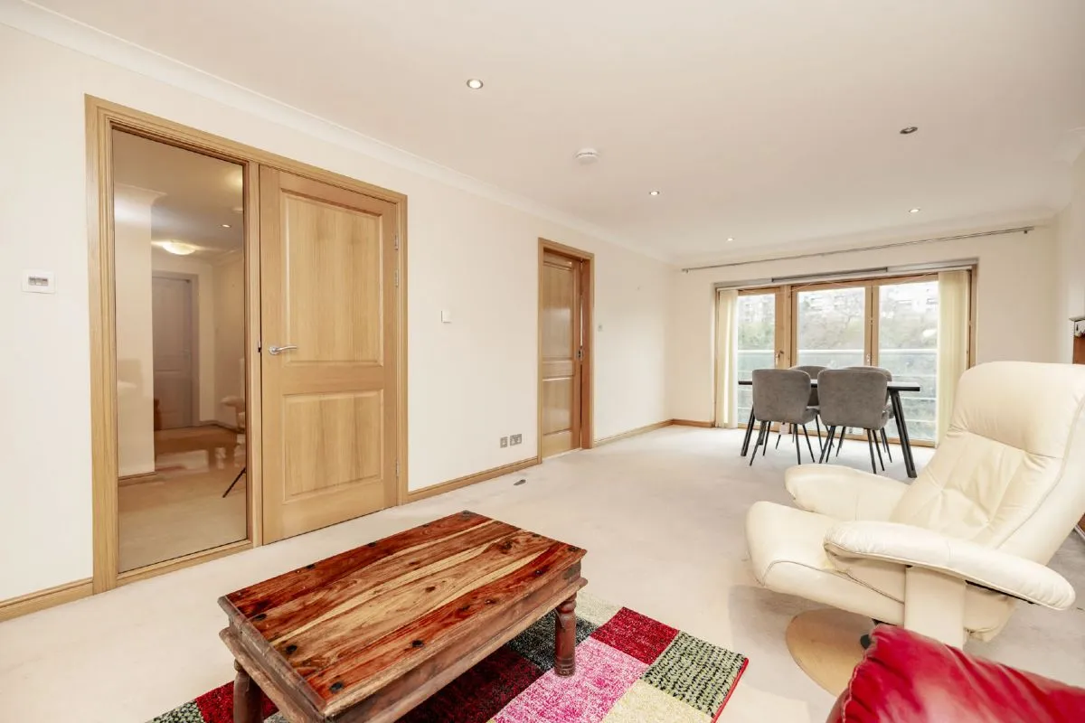2 Bedroom   Flat