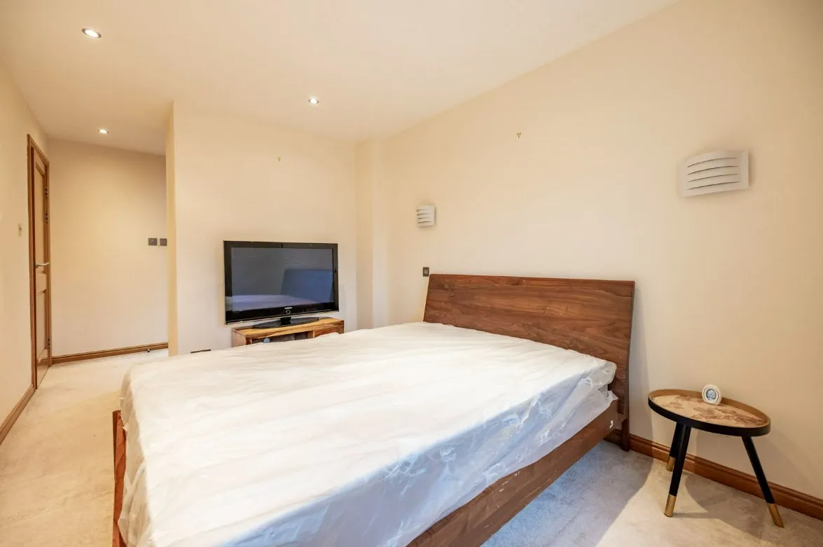 2 Bedroom   Flat
