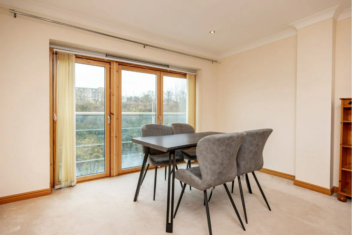 2 Bedroom   Flat