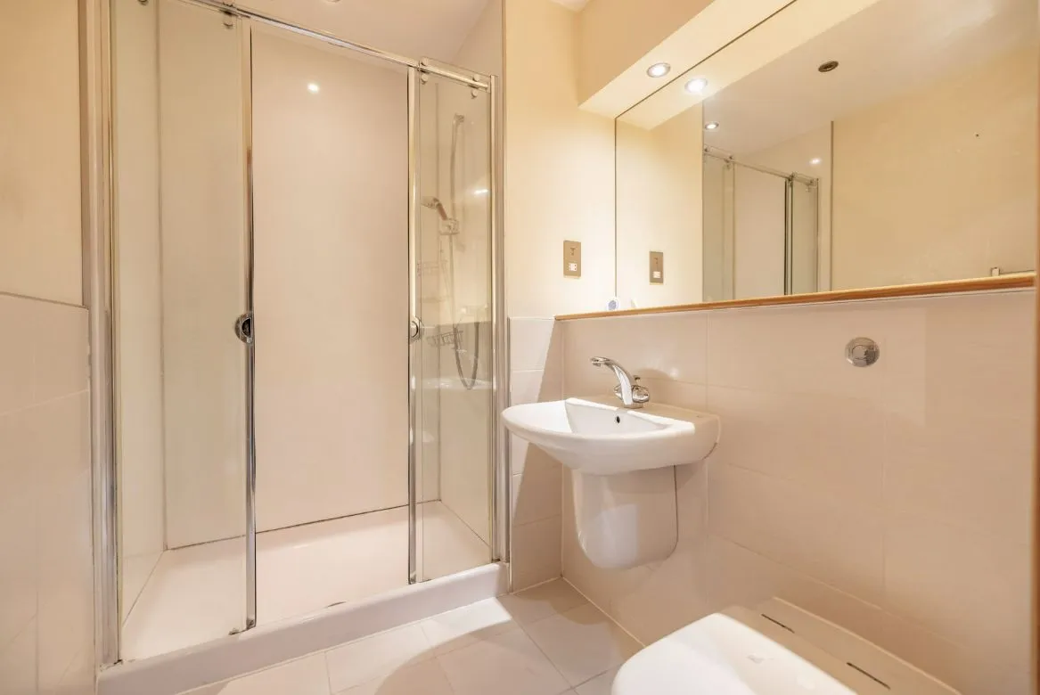 2 Bedroom   Flat