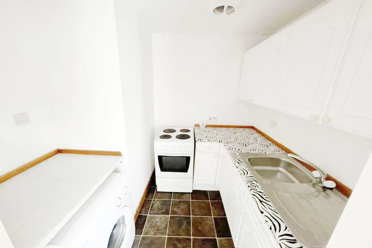 1 Bedroom   Flat