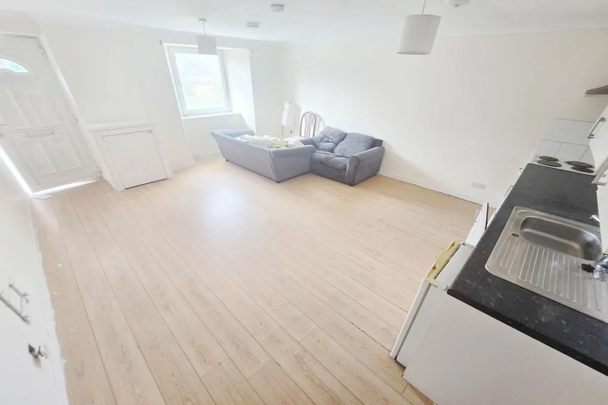 1 Bedroom   Flat