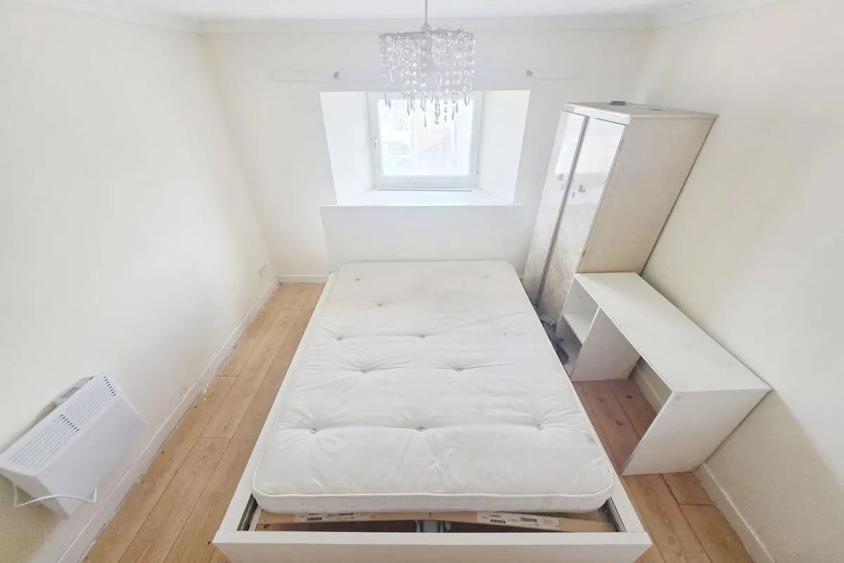 1 Bedroom   Flat