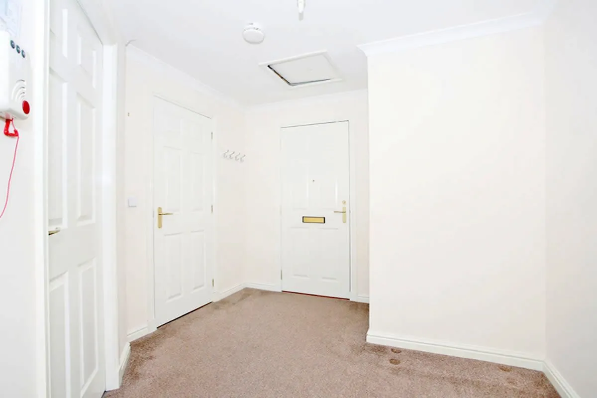 1 Bedroom   Flat