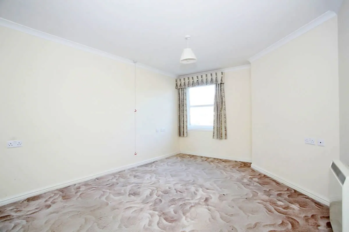 1 Bedroom   Flat