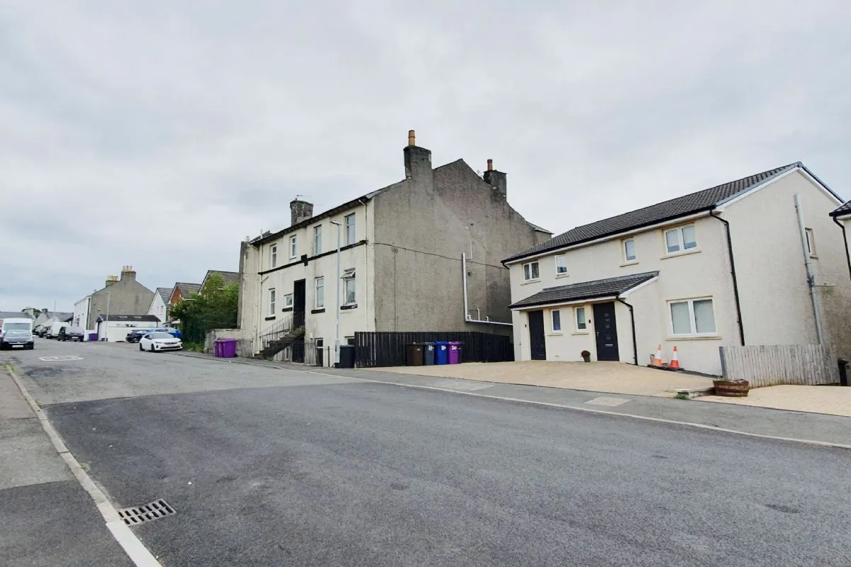 1 Bedroom   Flat