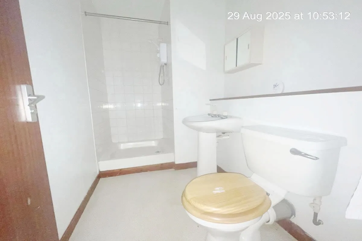 1 Bedroom   Flat