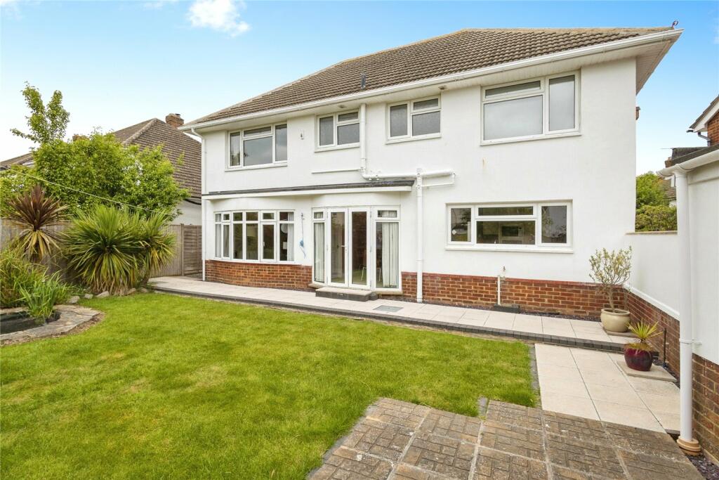 4 bed Detached