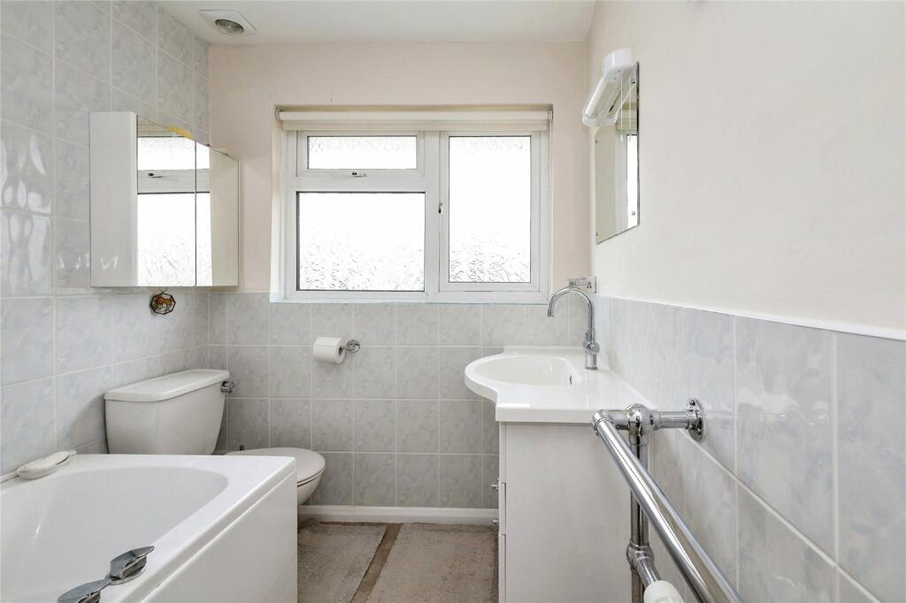 4 bed Detached