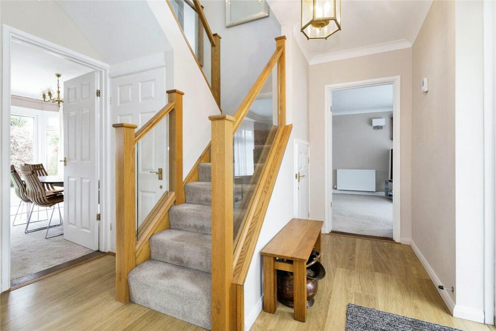 4 bed Detached