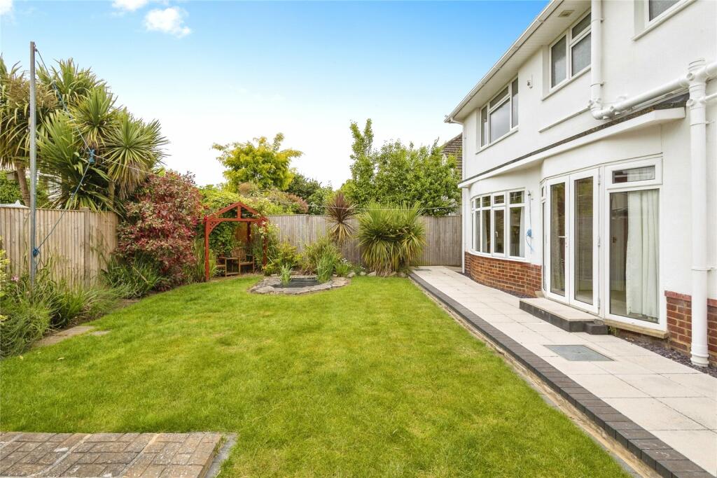 4 bed Detached