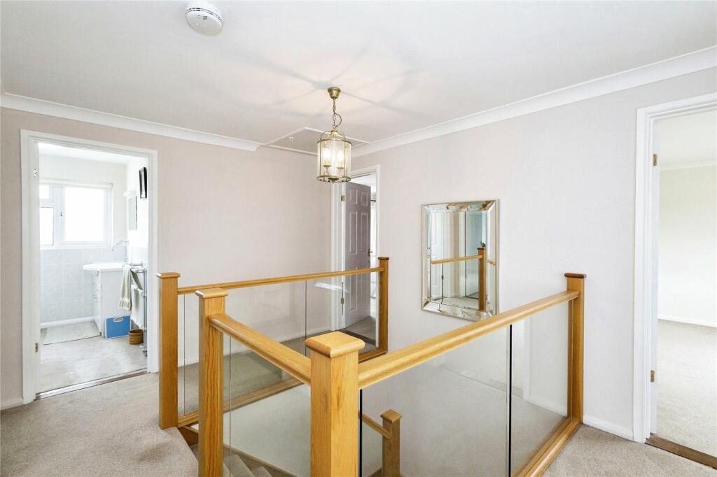 4 bed Detached