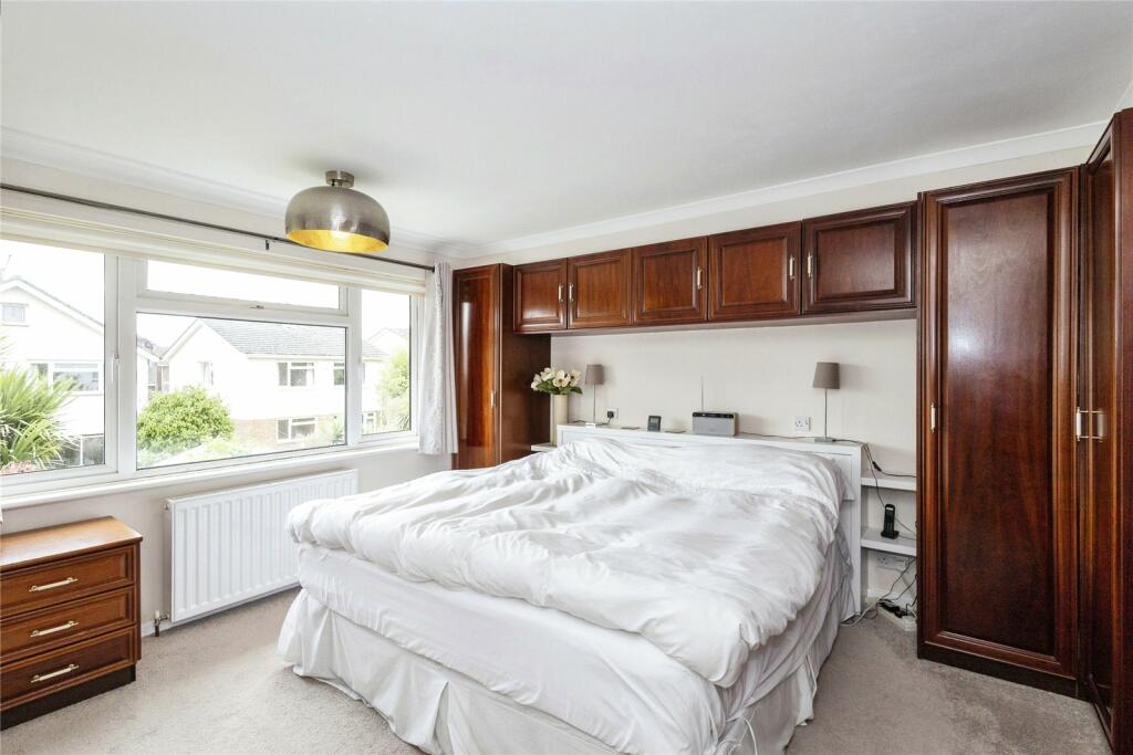 4 bed Detached