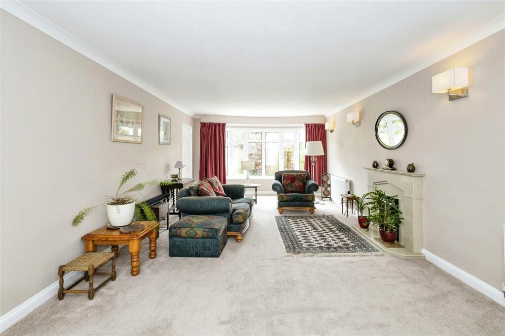 4 bed Detached