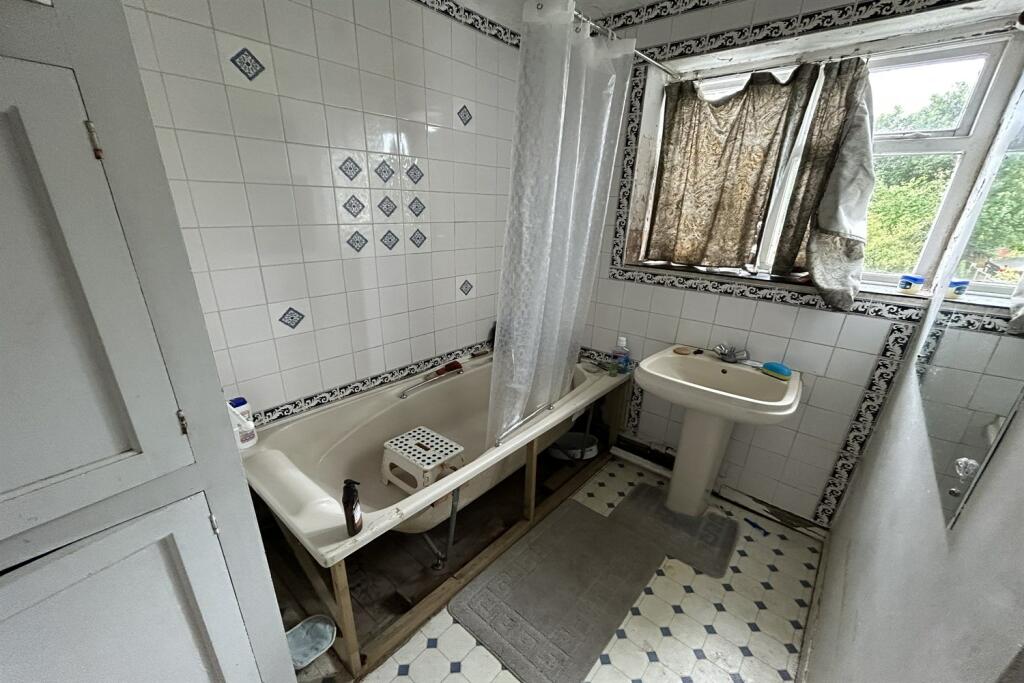 3 bed Semi-Detached