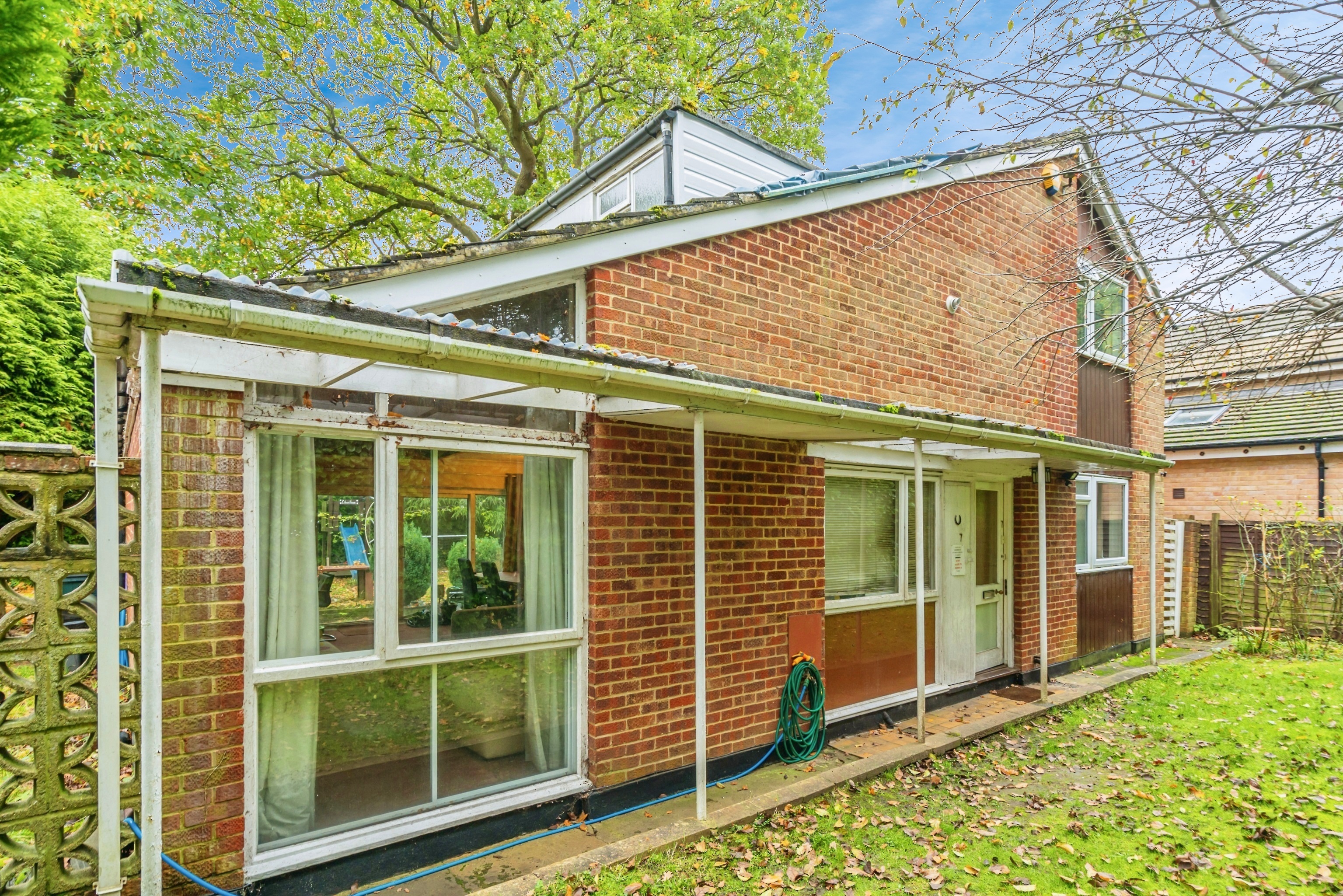 5 bed Detached