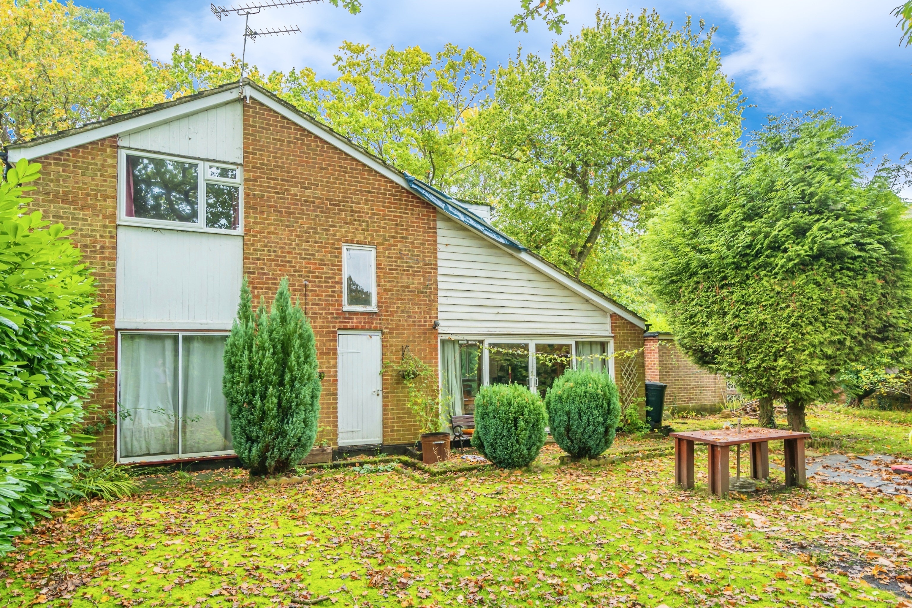 5 bed Detached