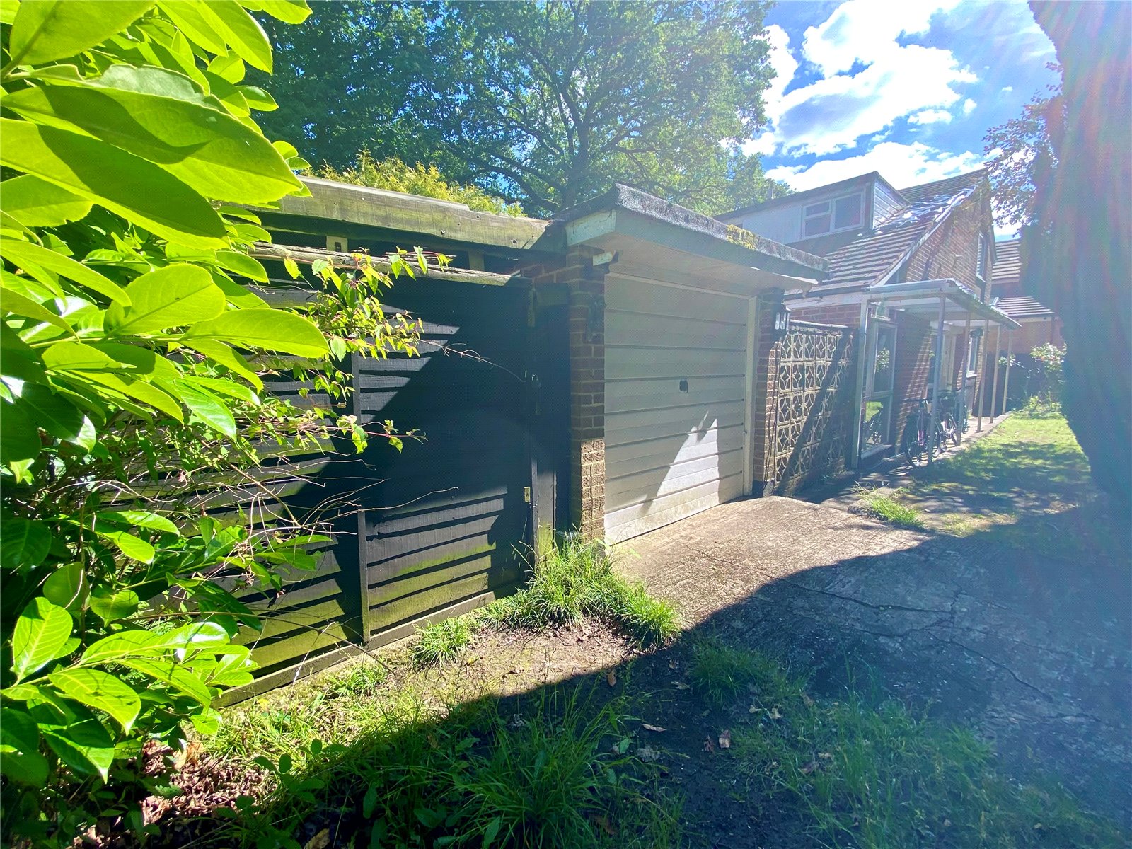 5 bed Detached