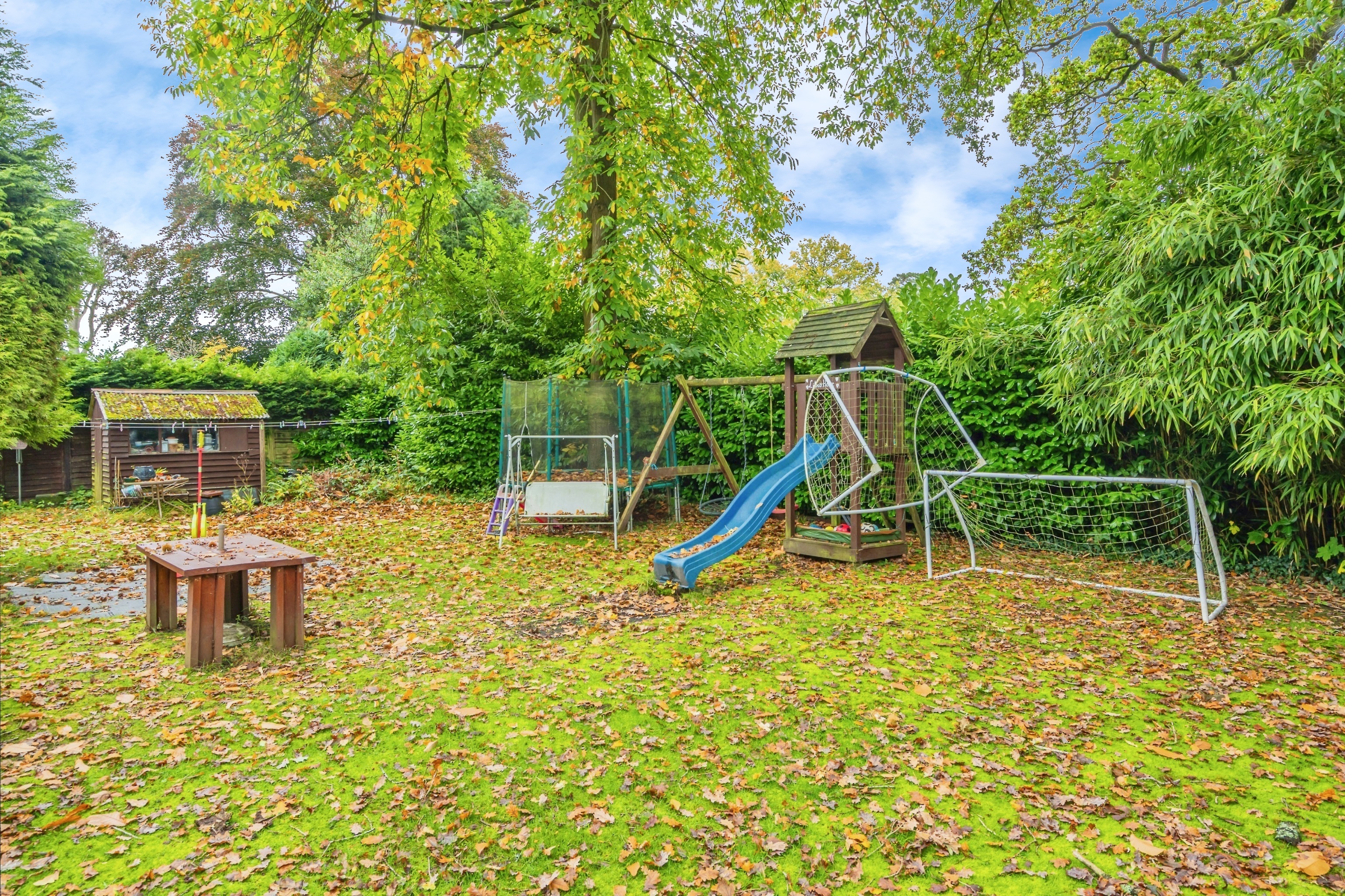 5 bed Detached