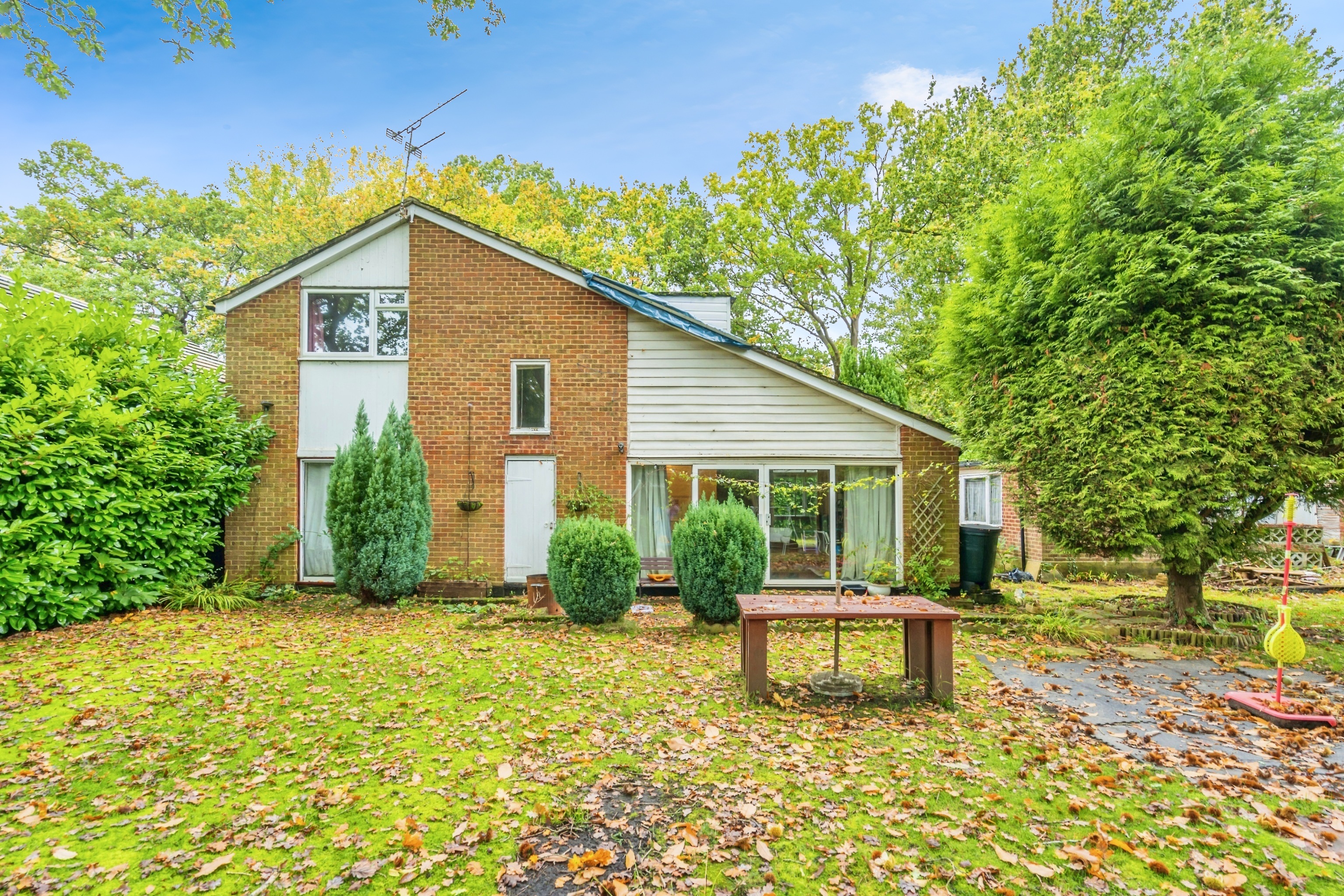 5 bed Detached
