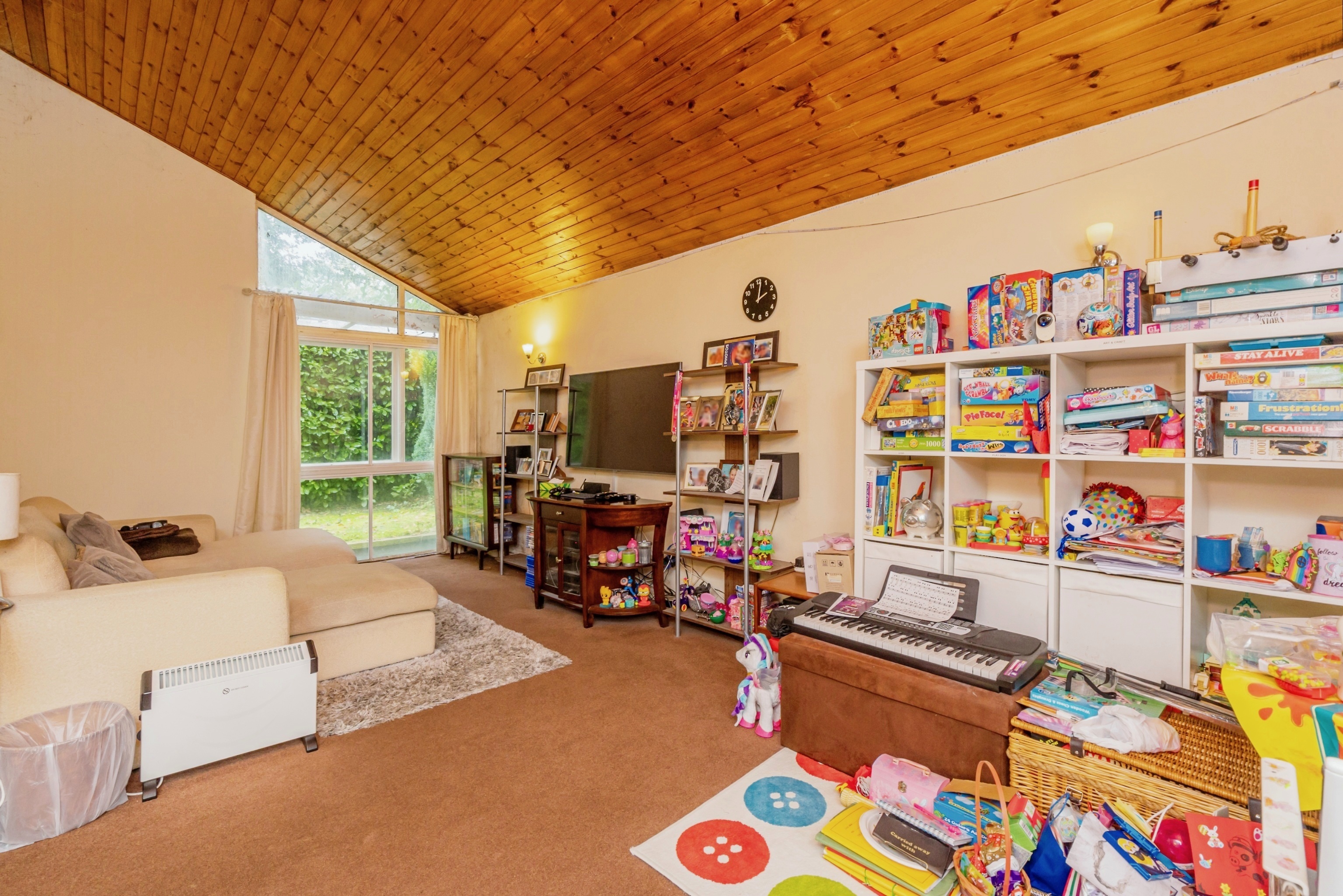 5 bed Detached