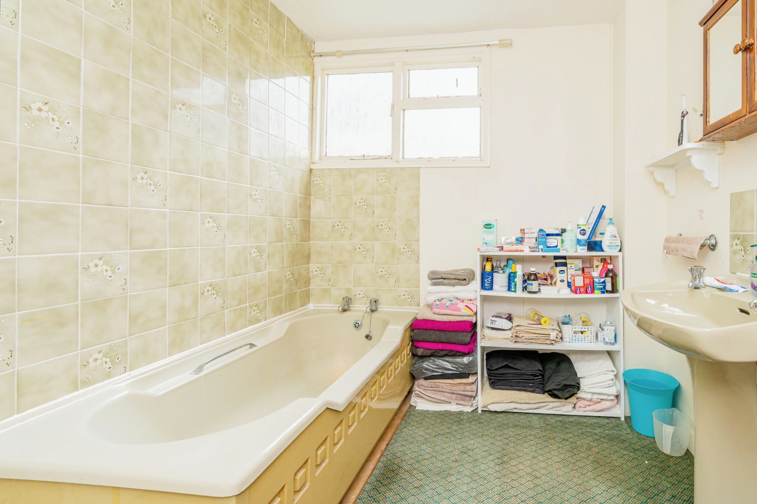 5 bed Detached