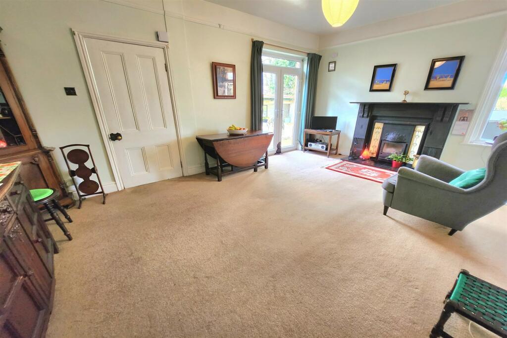 3 bed Semi-Detached