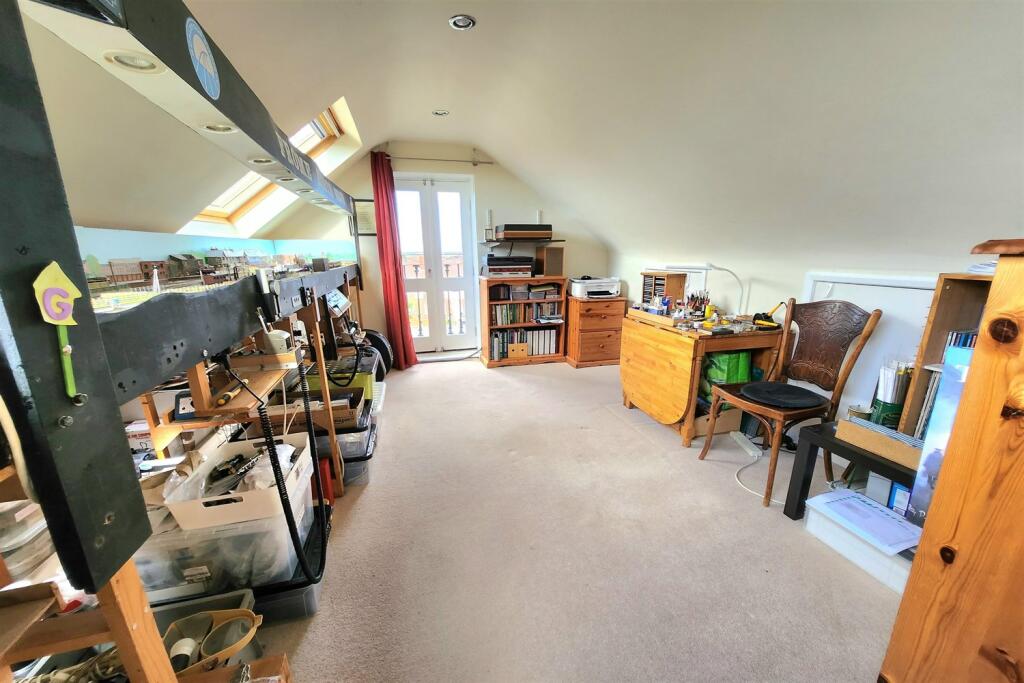 3 bed Semi-Detached