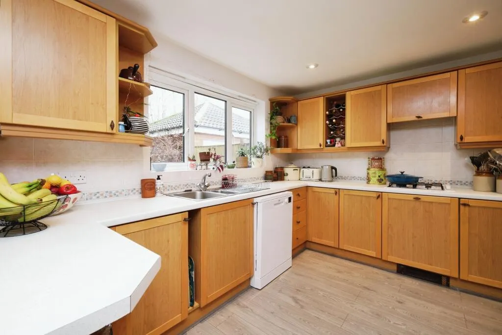 4 bed Detached