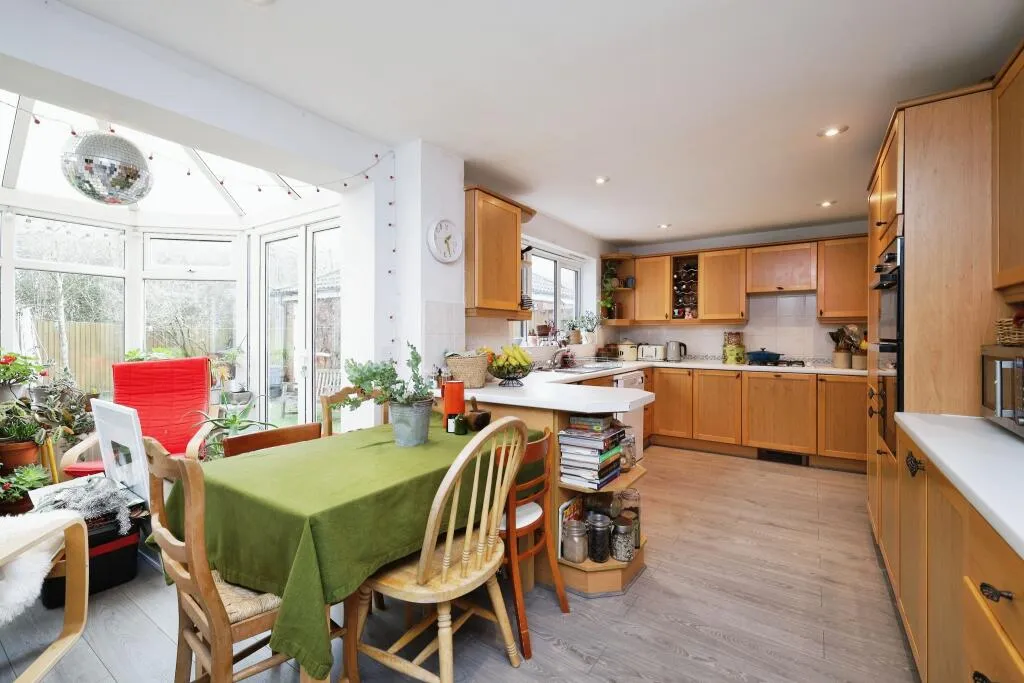 4 bed Detached