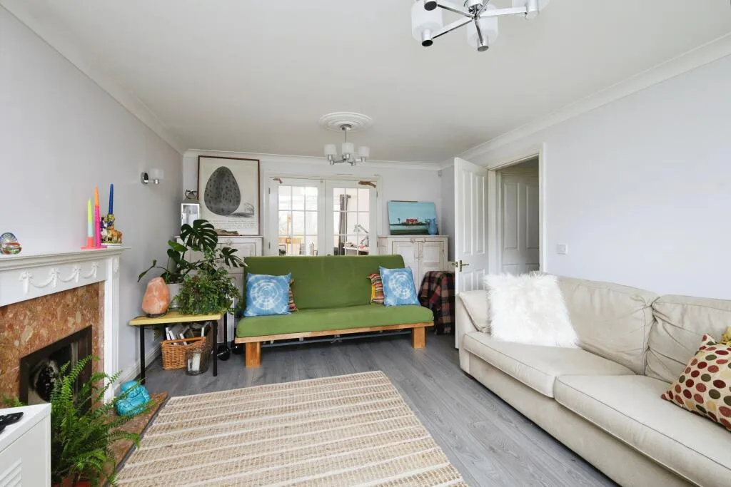 4 bed Detached