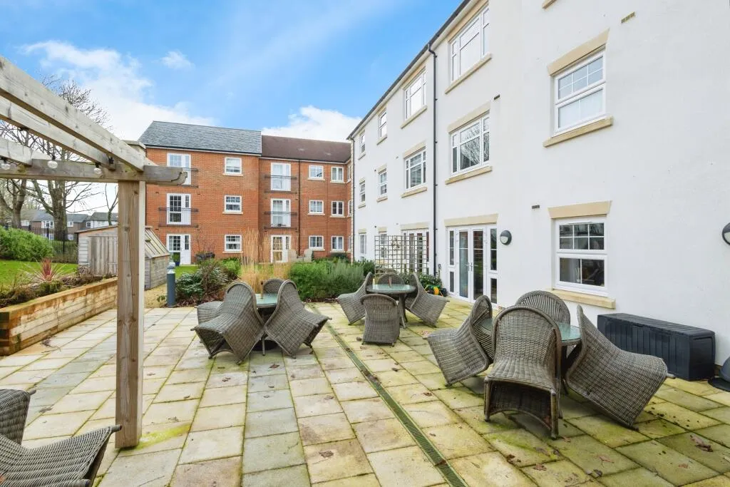 2 bed Retirement Property