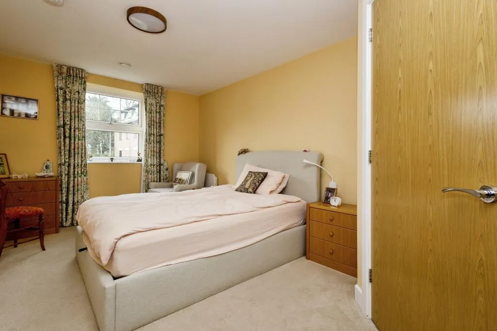 2 bed Retirement Property