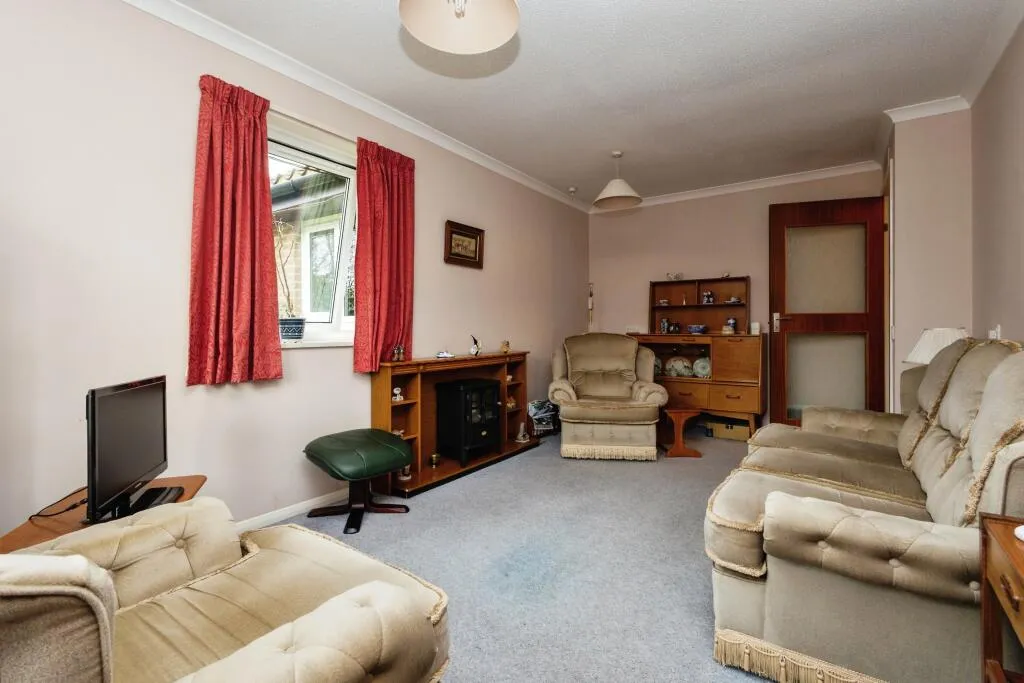 2 bed Semi-Detached Bungalow