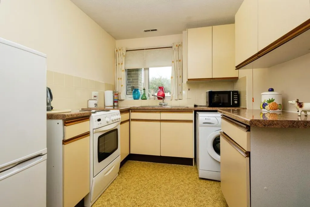 2 bed Semi-Detached Bungalow