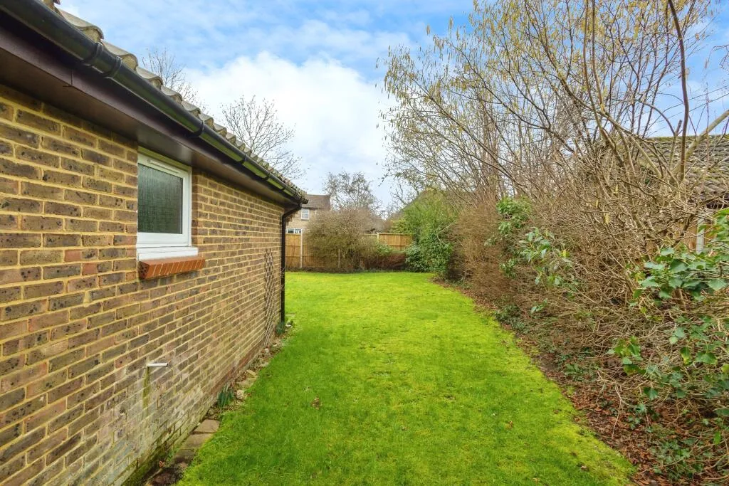 2 bed Semi-Detached Bungalow