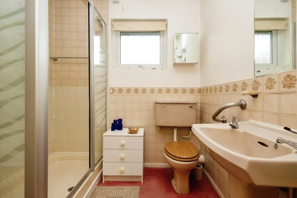 2 bed Semi-Detached Bungalow