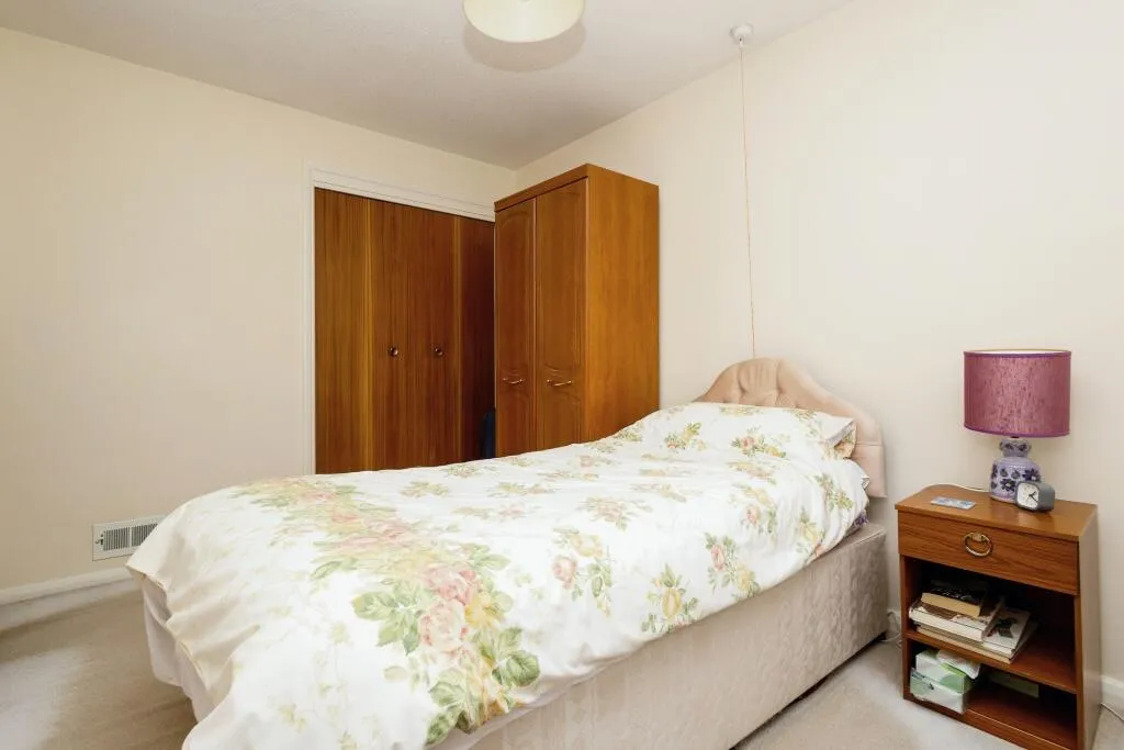 2 bed Semi-Detached Bungalow