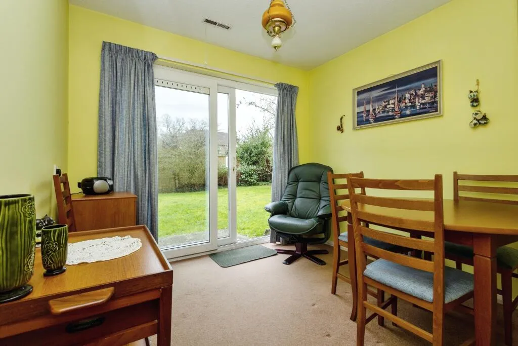 2 bed Semi-Detached Bungalow