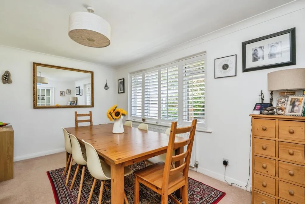 5 bed Detached Bungalow