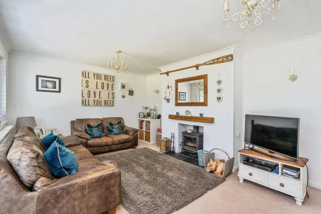5 bed Detached Bungalow