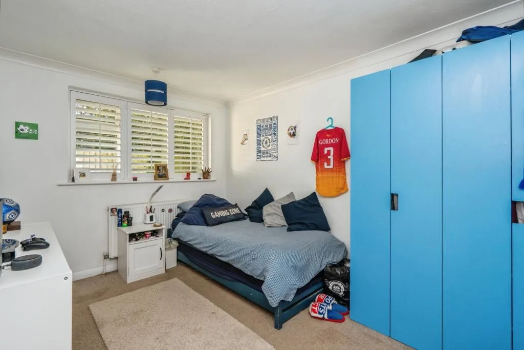 5 bed Detached Bungalow