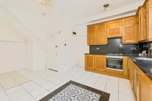 1 bed Ground Flat