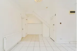 1 bed Ground Flat
