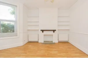1 bed Ground Flat