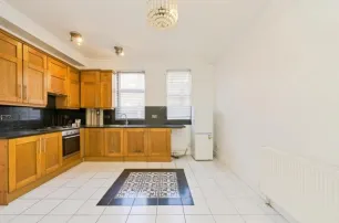 1 bed Ground Flat