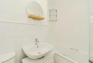 1 bed Ground Flat