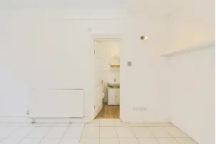 1 bed Ground Flat